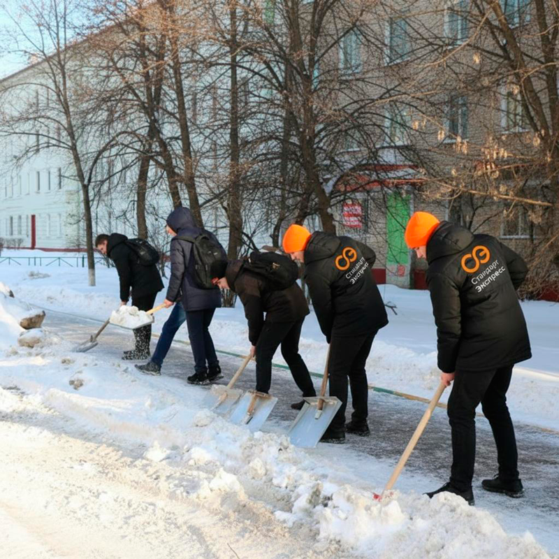 Уборка снега с крыш и территорий в Донском